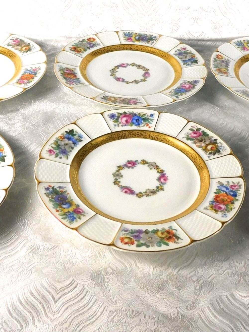Rosenthal Lot of Six White Floral Dinner Plate # 22051